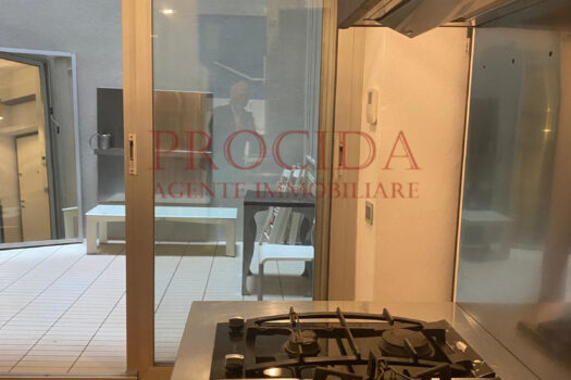 BILOCALE CON GRAZIOSO SPAZIO ESTERNO