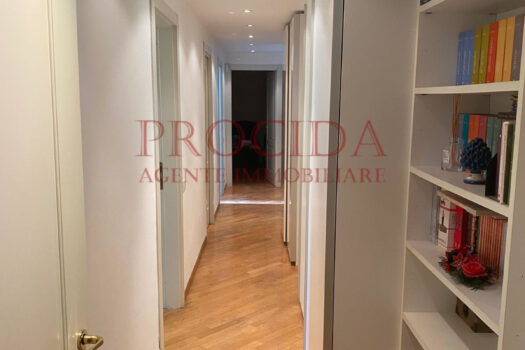 AMPIO TRILOCALE CON CUCINA ABITABILE