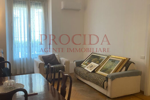 AMPIO TRILOCALE CON CUCINA ABITABILE