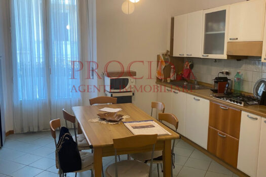 AMPIO TRILOCALE CON CUCINA ABITABILE