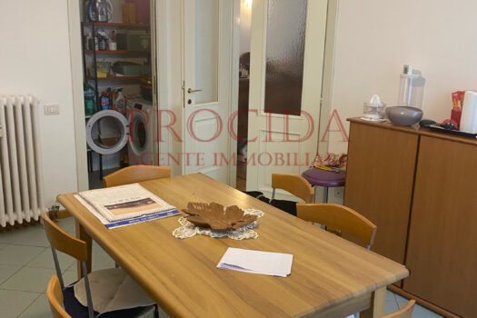 AMPIO TRILOCALE CON CUCINA ABITABILE