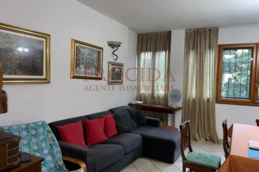 QUADRILOCALE CON VERANDA E GARAGE