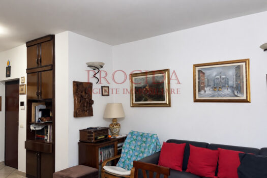 QUADRILOCALE CON VERANDA E GARAGE
